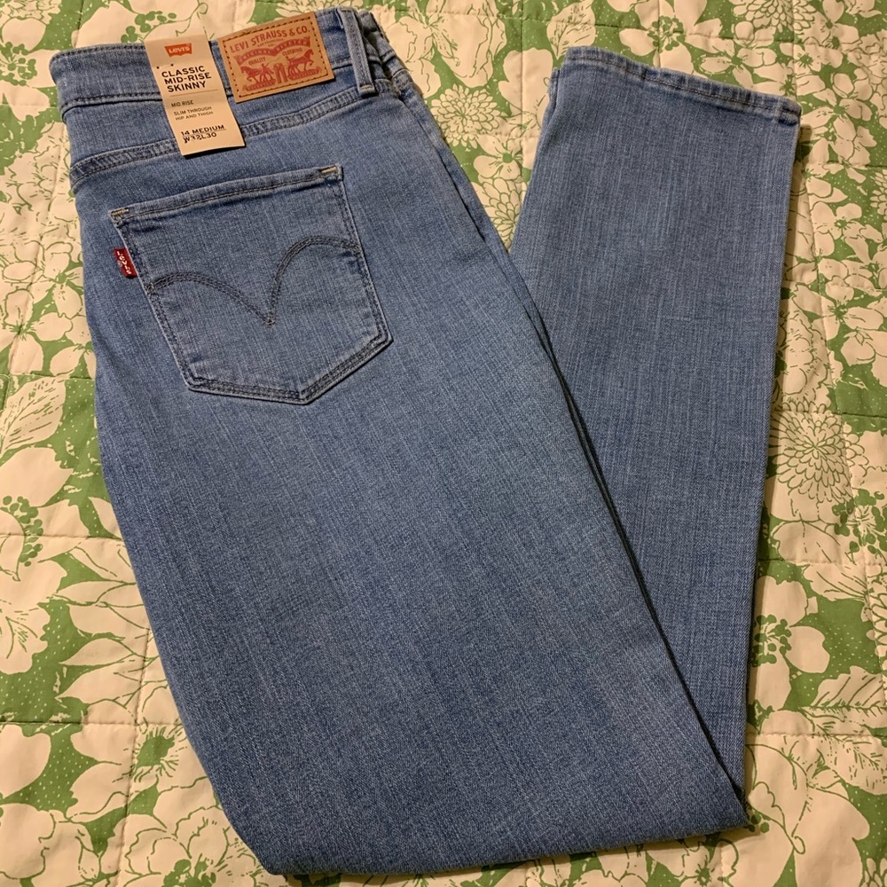 Classic Mid Rise Levi's Skinny Jeans - Sculpt